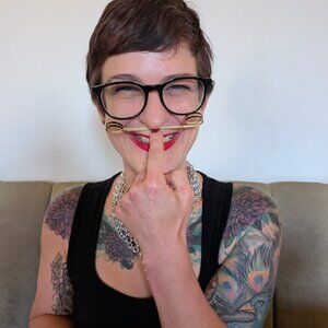 Meet your Posher, Christina